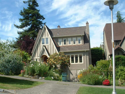 Before: existing roof on Pacific Northwest home
